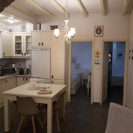 בית נופש Romanos Summer House *